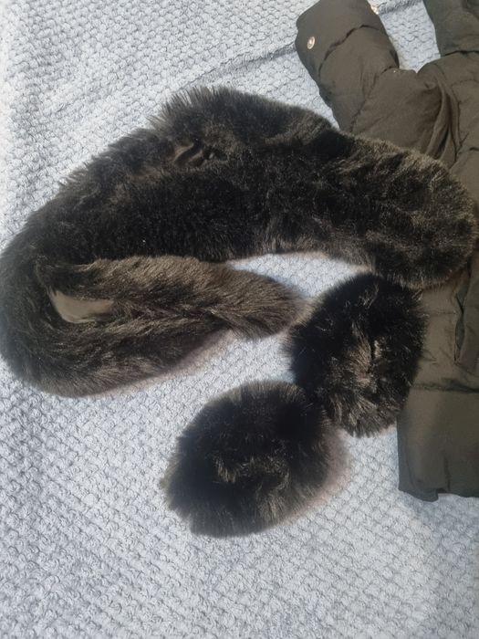 Зимове пальто для дівчинки.