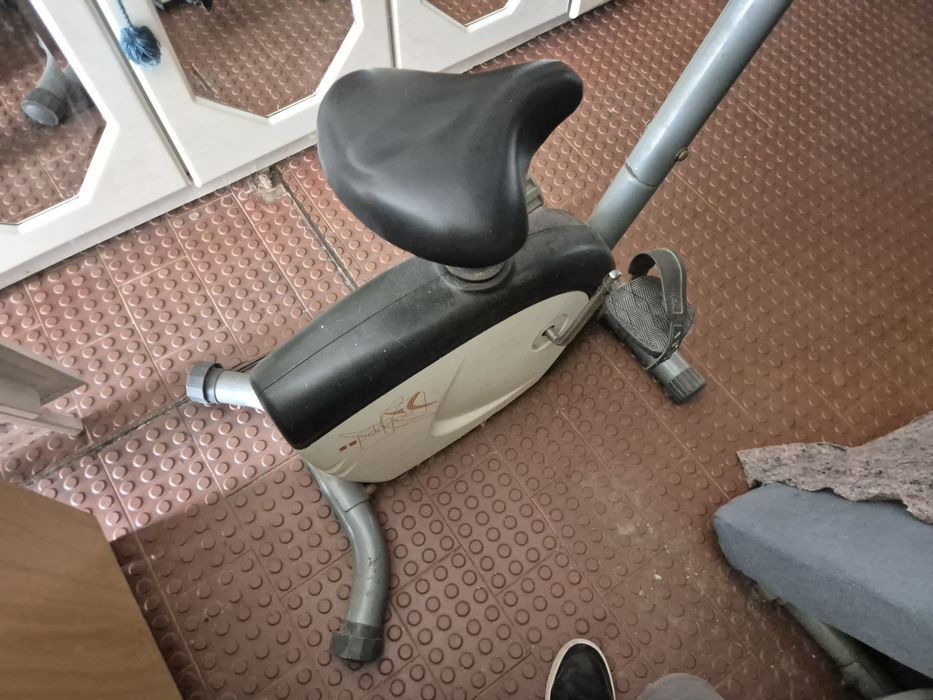 Bicicleta estática decathlon, em bom estado