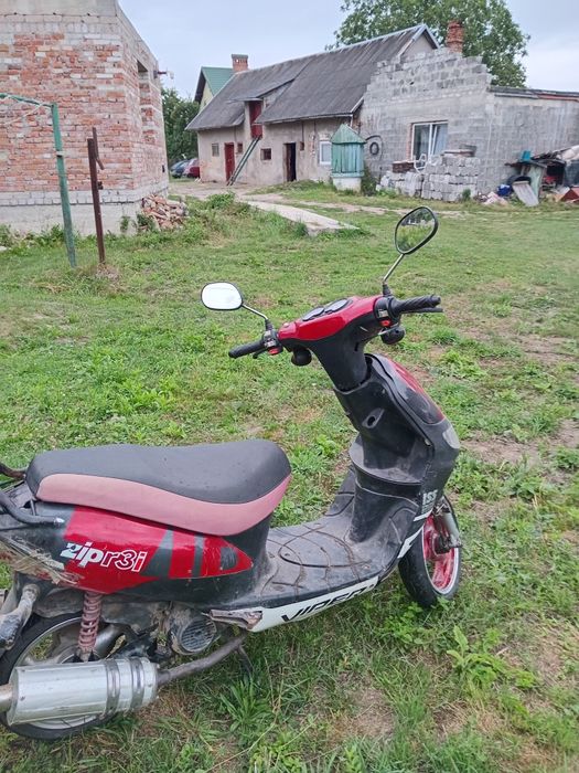 Скутер в ідеальному стані 4 тактний 50 кубовий.