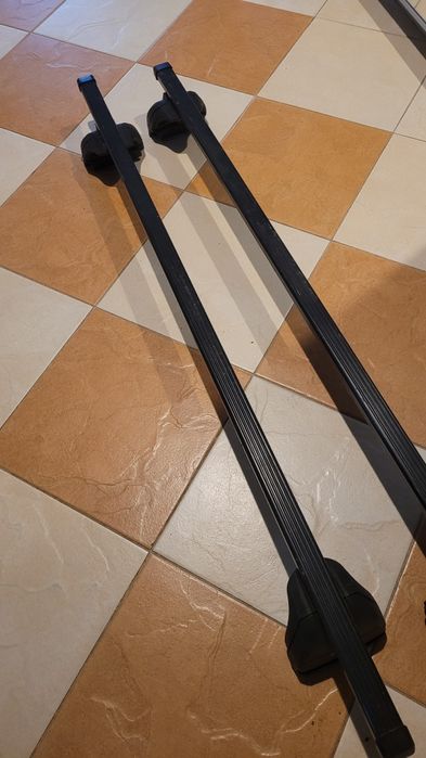 Bagażnik dachowy Thule, belki dachowe