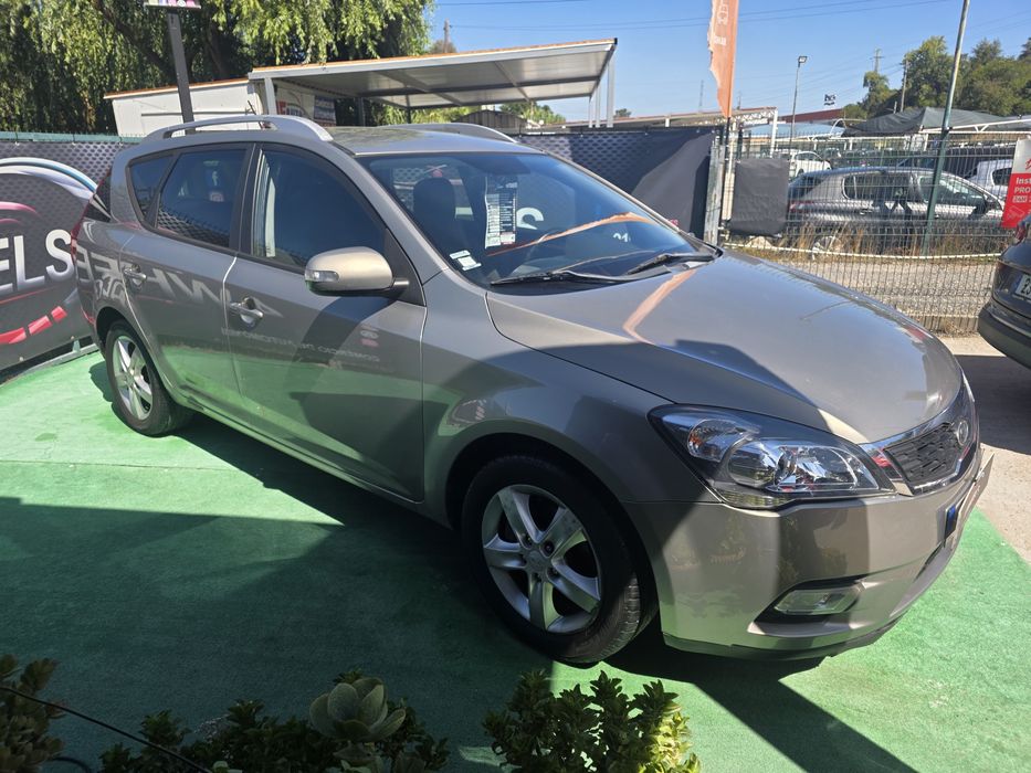 Kia ceed (muito estimáda)
