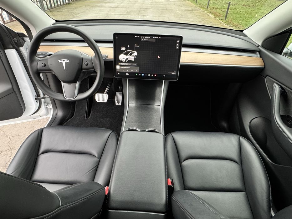 Tesla Model Y Long Renge 82 kvh