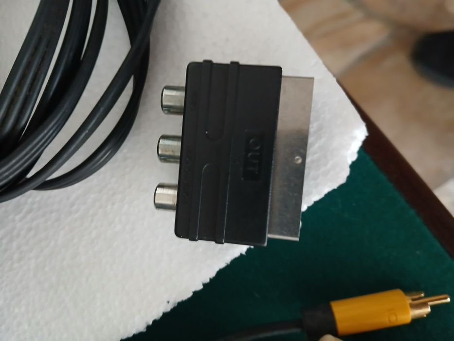 Colunas da Akai 30W