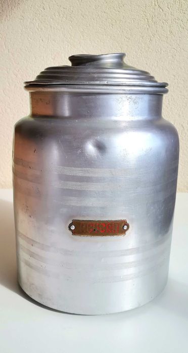 Latas alumínio mercearia vintage.