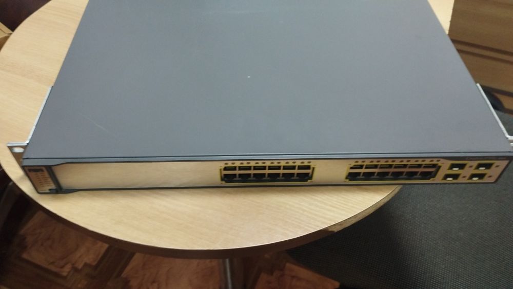 Комутатор Cisco Catalyst 3750 24 10/100/1000 + 4 SFP + IPB (WS-C3750G