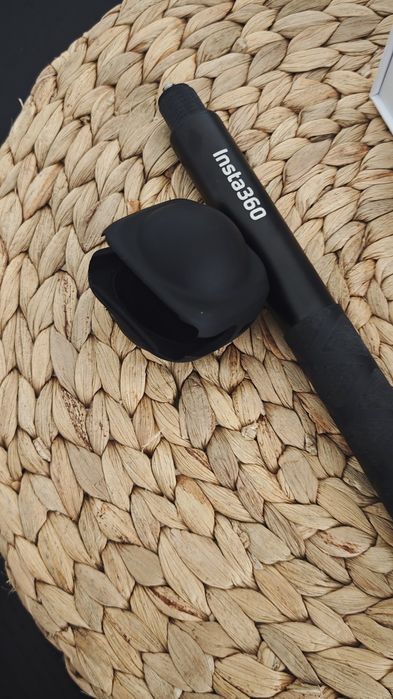 Com assessorios que não vem quando compra na loja, está na garantia Câmara Insta360 X5 8K – Sensores 1/1.28" Impecável + Acessórios