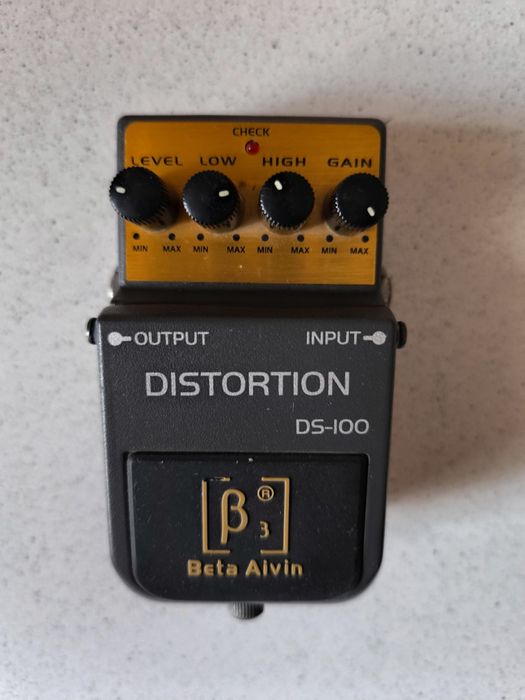 Гитарная педаль Beta Aivin DS-100.
