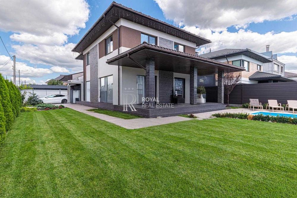 Продаж Будинок Бровари 211,6 м² 4 спальні Ділянка 10 соток Басейн Газ Камін Інвертор 5 кВт Тепла підлога Гараж Зона під сауну та хамам