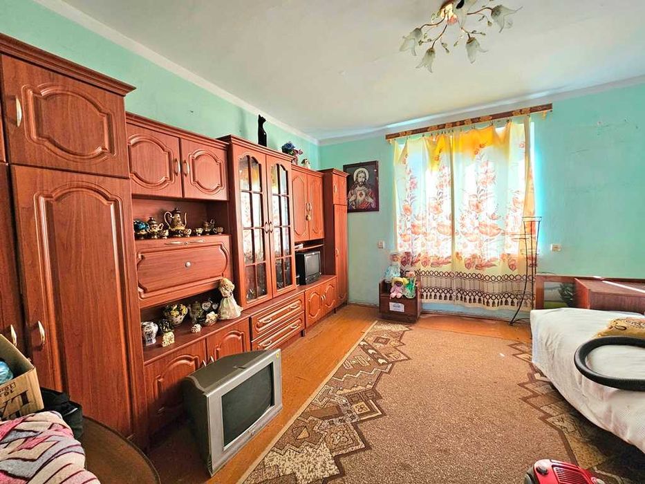 Продається добротний цегляний будинок...