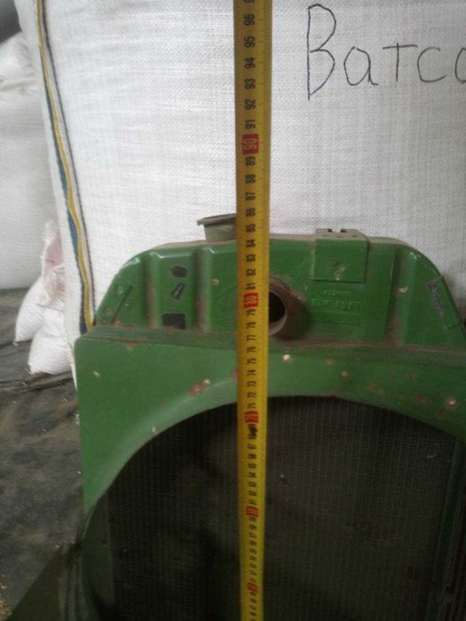 Продам радіатор  John Deere