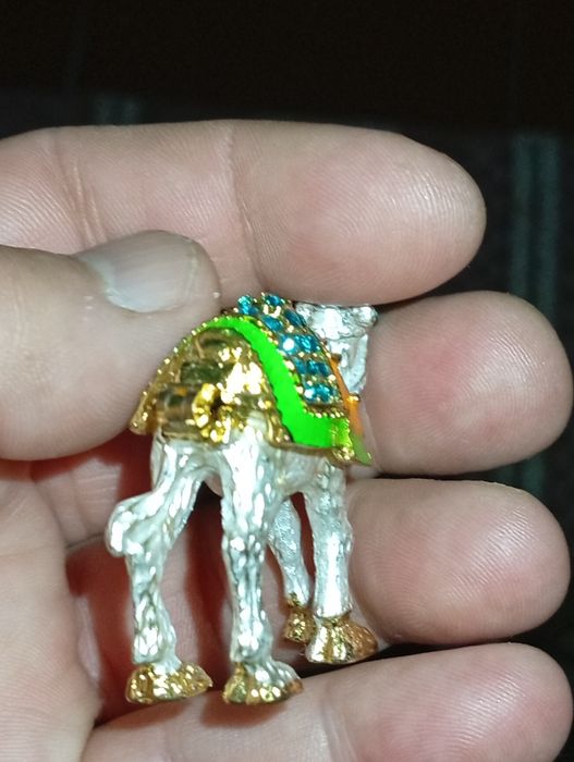 Mini Camelo com brilhantes