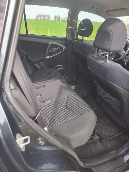 Toyota   RAV 4..