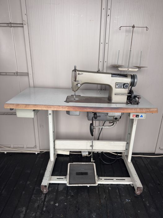 Máquina de costura Consew 230