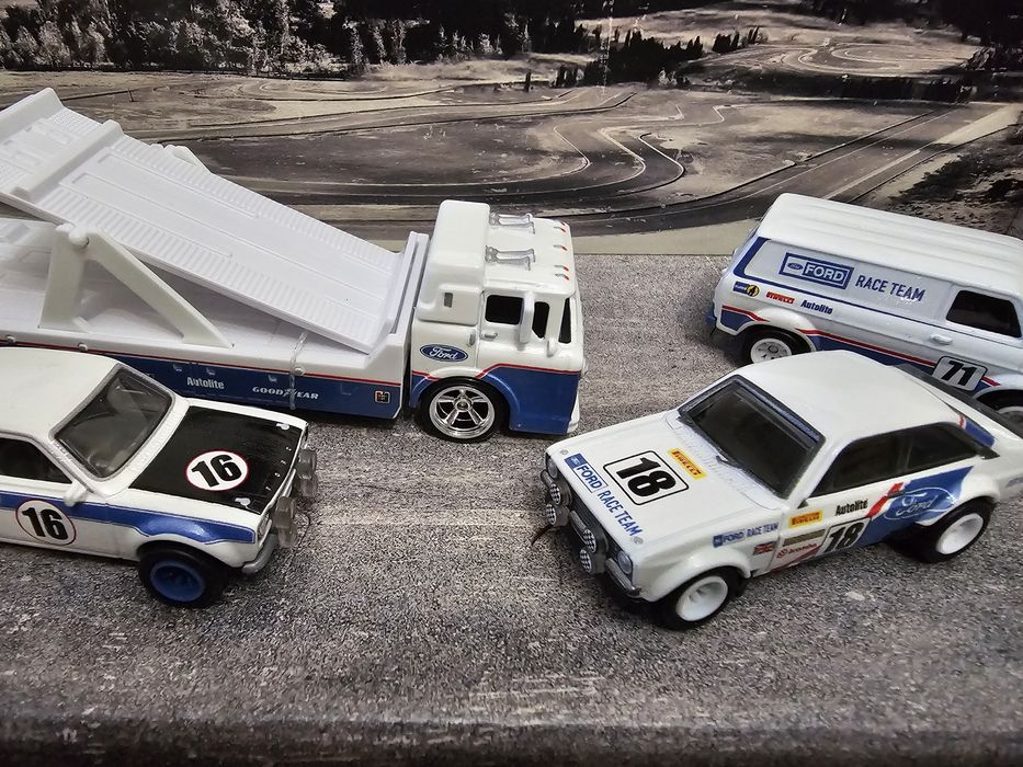 Hot wheels Premium Diorama Ford Race Team