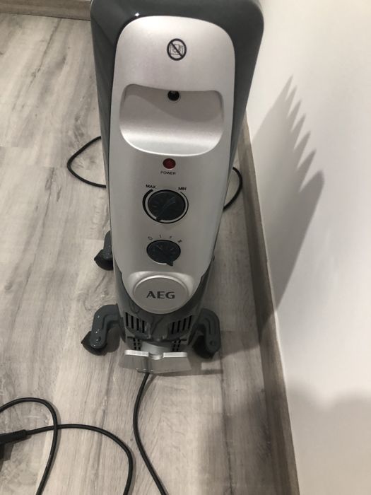 Vendo Aquecedor a Óleo - AEG
