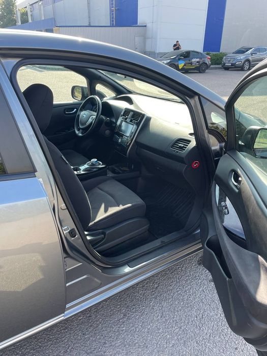 Оренда електро автомобілів Nissan leaf на довгостроковий термін