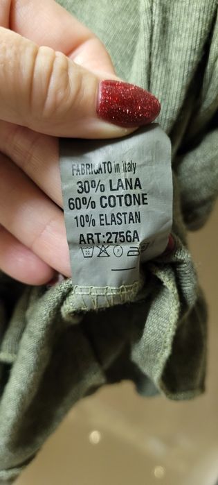 Obłędny sweterek khaki prosto z Włoch,wisior gratis.
