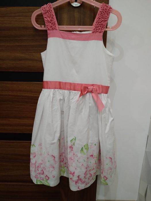 Sukienka rozmiar 134