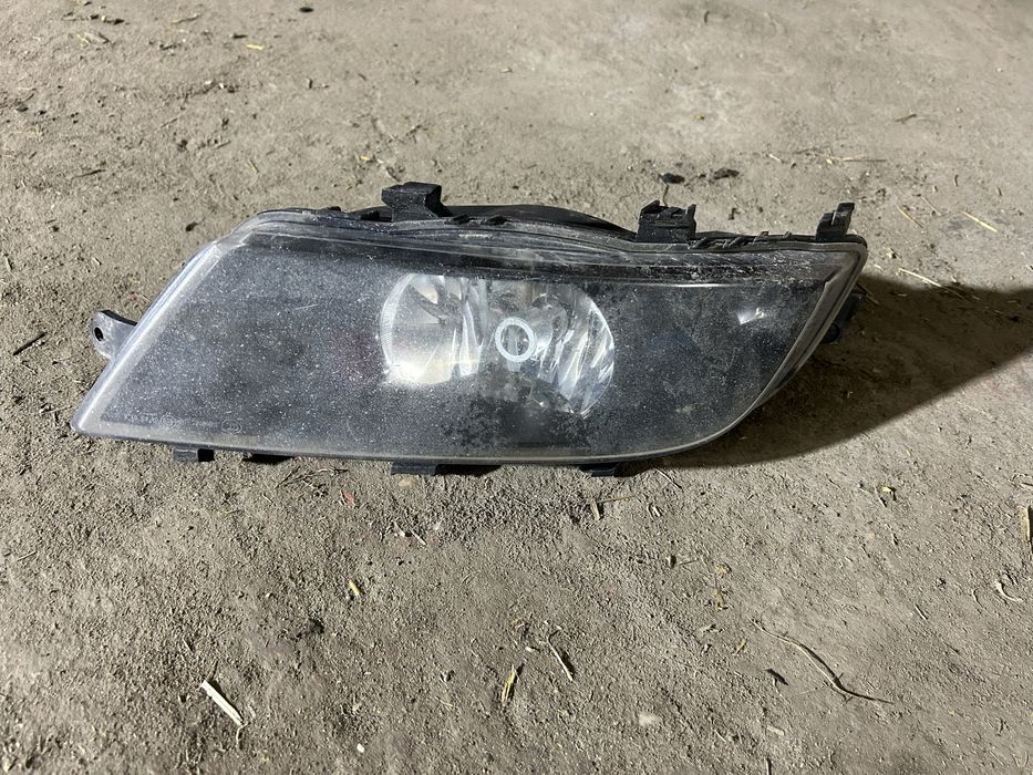 Lampa przeciwmgilna prawy przód skoda superb II lift orginał