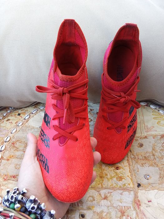 Chuteiras da Adidas vermelhas F50 predator