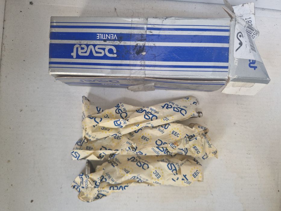 Varias peças para automóveis novas