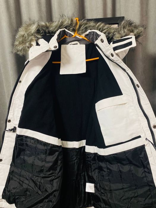 Новая зимняя куртка шикарного качества