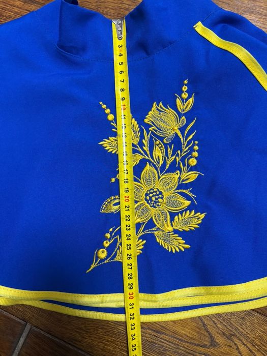 Продам патріотичний костюм-вишиванку для дівчинки