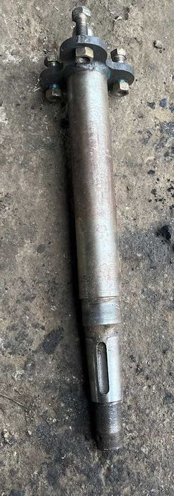 Wałek kopuły dł 59 cm  kombajn claas Dominator Mega Tucano