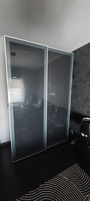 Roupeiro portas deslizantes vidro