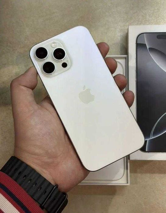 iPhone 16 Pro Max, 256 ГБ, SIM + eSIM