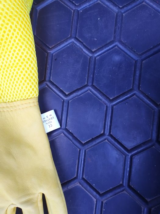 Рукавички для бджоляра