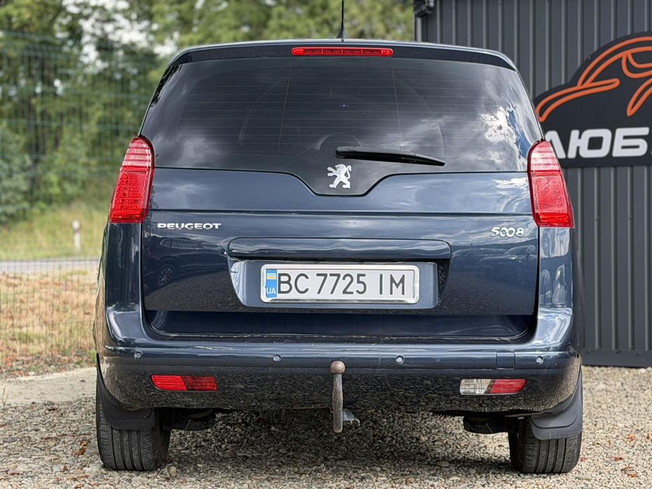 PEUGEOT 5008 2012
