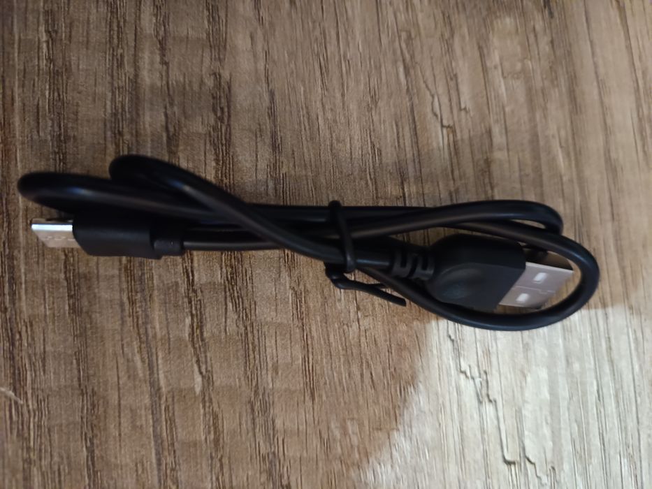 Vendo exterior bvd novo preto bom estado para computador e a televisão