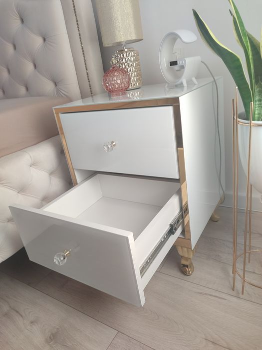 Piękne szafki nocne Glamour złote dodatki