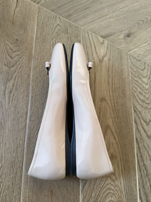 Prada оригінал Італія нюдові лаковані балетки туфлі