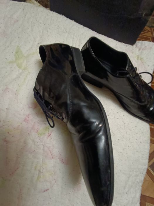 Натуральный лак туфли 44-45  размер