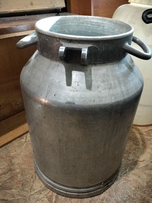 Продам бидон алюминиевый 40 л