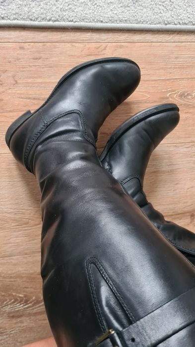 Czarne skórzane oficerki klasyczne kozaczki na płaskim r38 Ecco