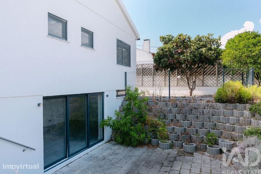 Moradia isolada T4 em Colares de 200 m2