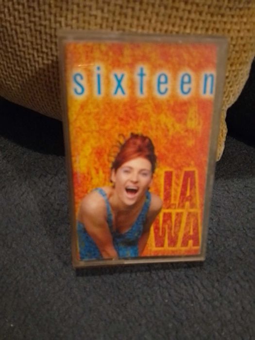 Kaseta Sixteen Lawa
