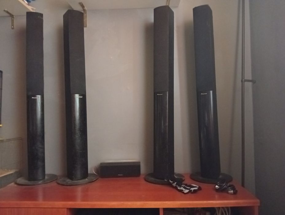 Amplituner: JVC RX-508V (Digital Surround System Receiver).