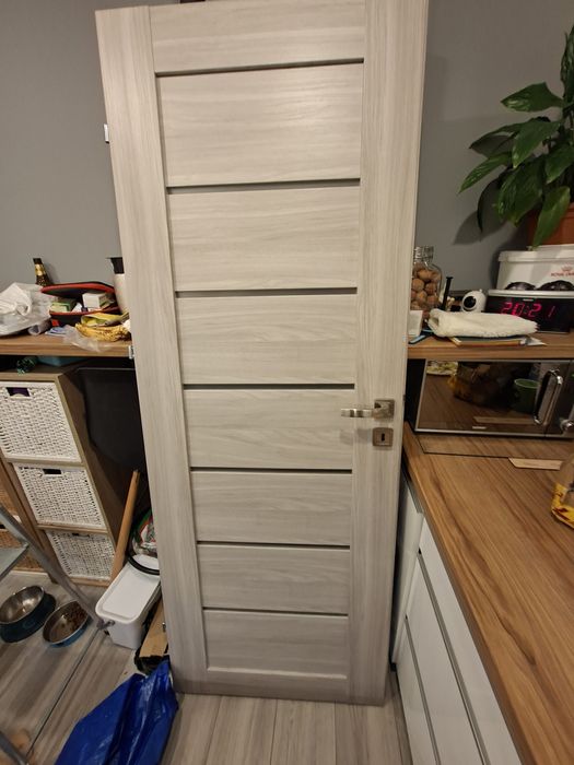 Drzwi z oscieznica 70