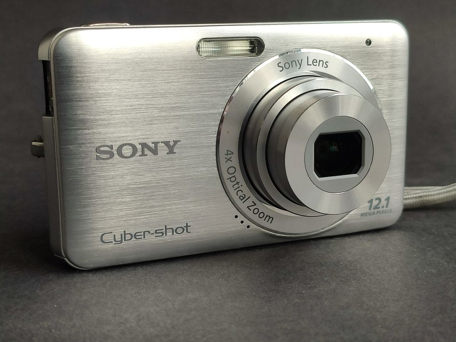Цифровий фотоапарат Sony Cyber-shot 12.1 MP