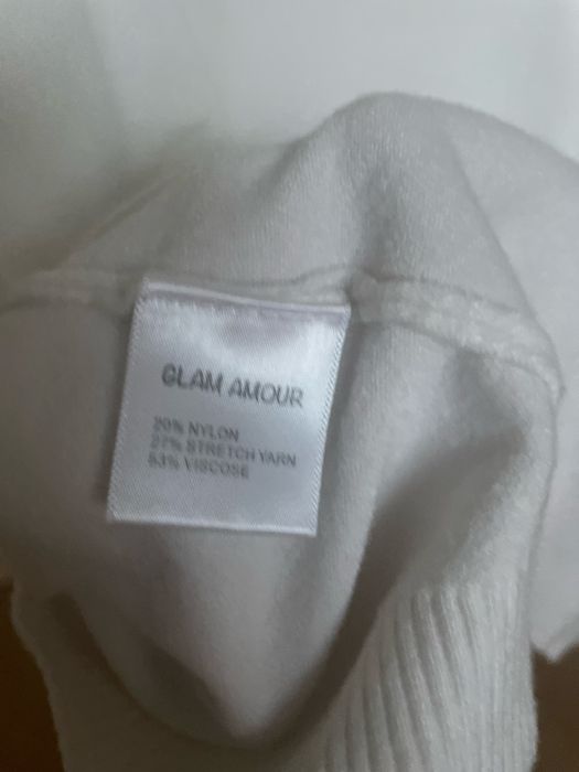 Sweter damski biały dłuższy,  gwiazdki cekiny uniwersalny Glam Amour
