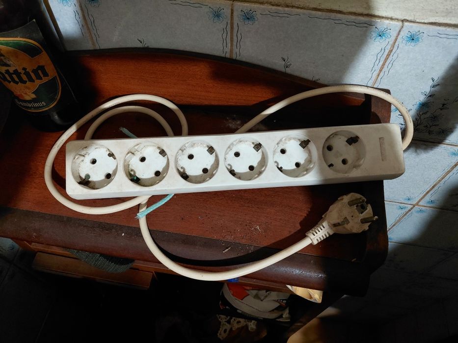 Extensão antiga em bom estado a funcionar 5€