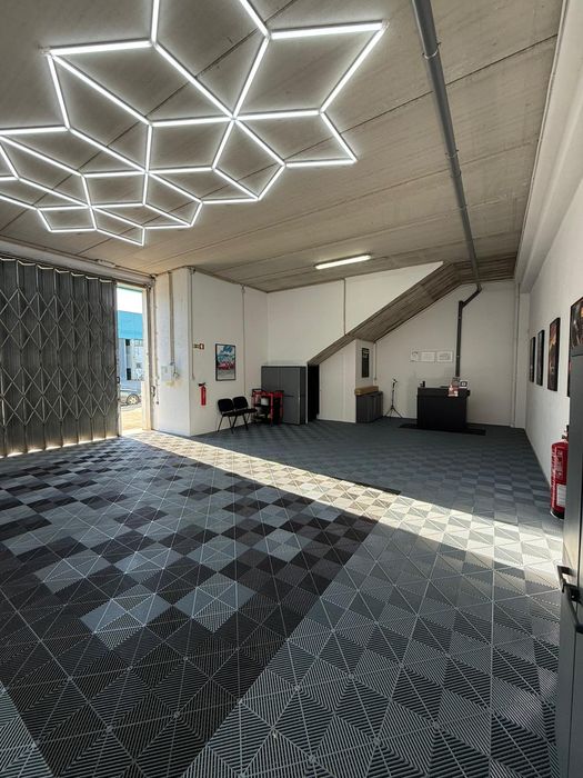 Armazém Detalhe Automóvel/Lavagem Automóvel