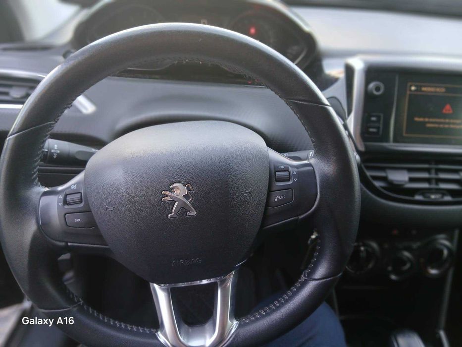 Peugeot 2008 1.5 BlueHDi Diesel Signature