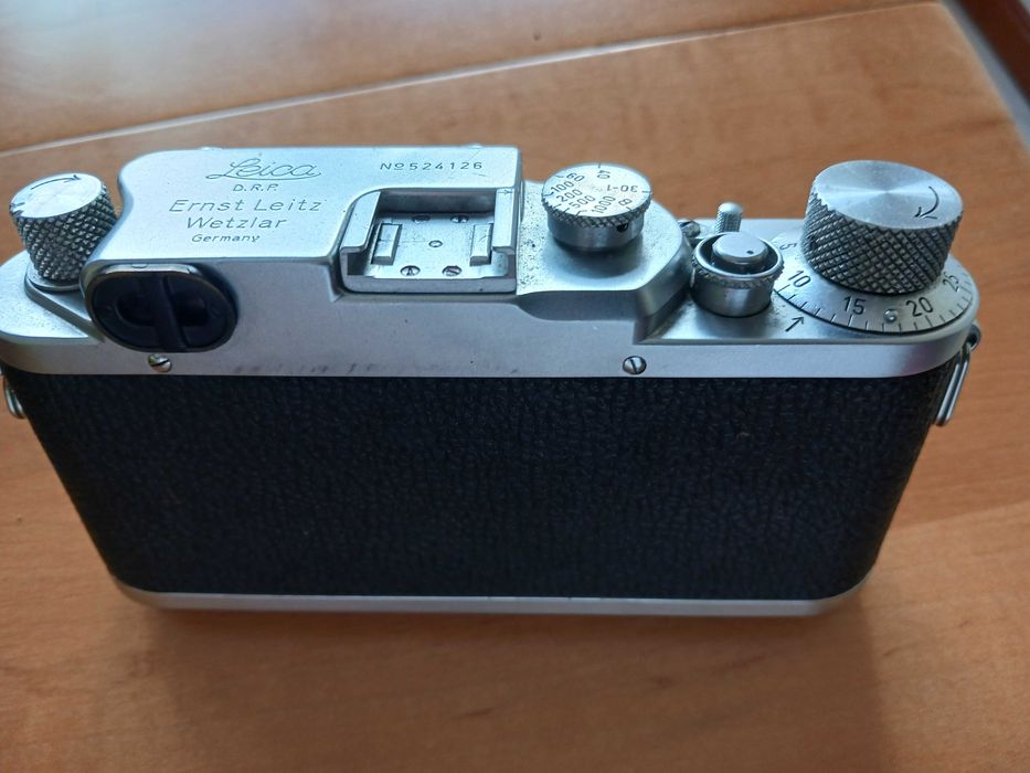 Máquina fotográfica LEICA