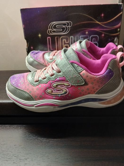 Кросівки skechers 35 р( 23 см) б/у