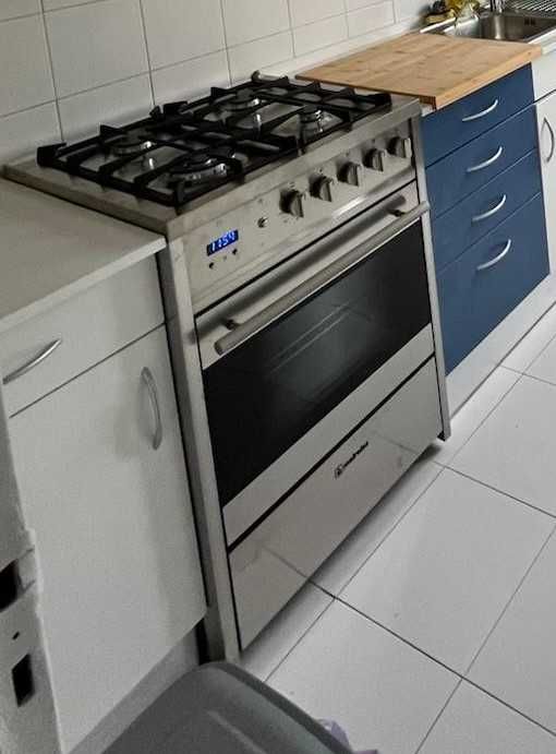 Vende-se fogão e forno a gás, pouco usado, Meireles M610 X ST